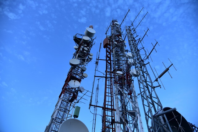 Mobile network mast for LTE connectivity